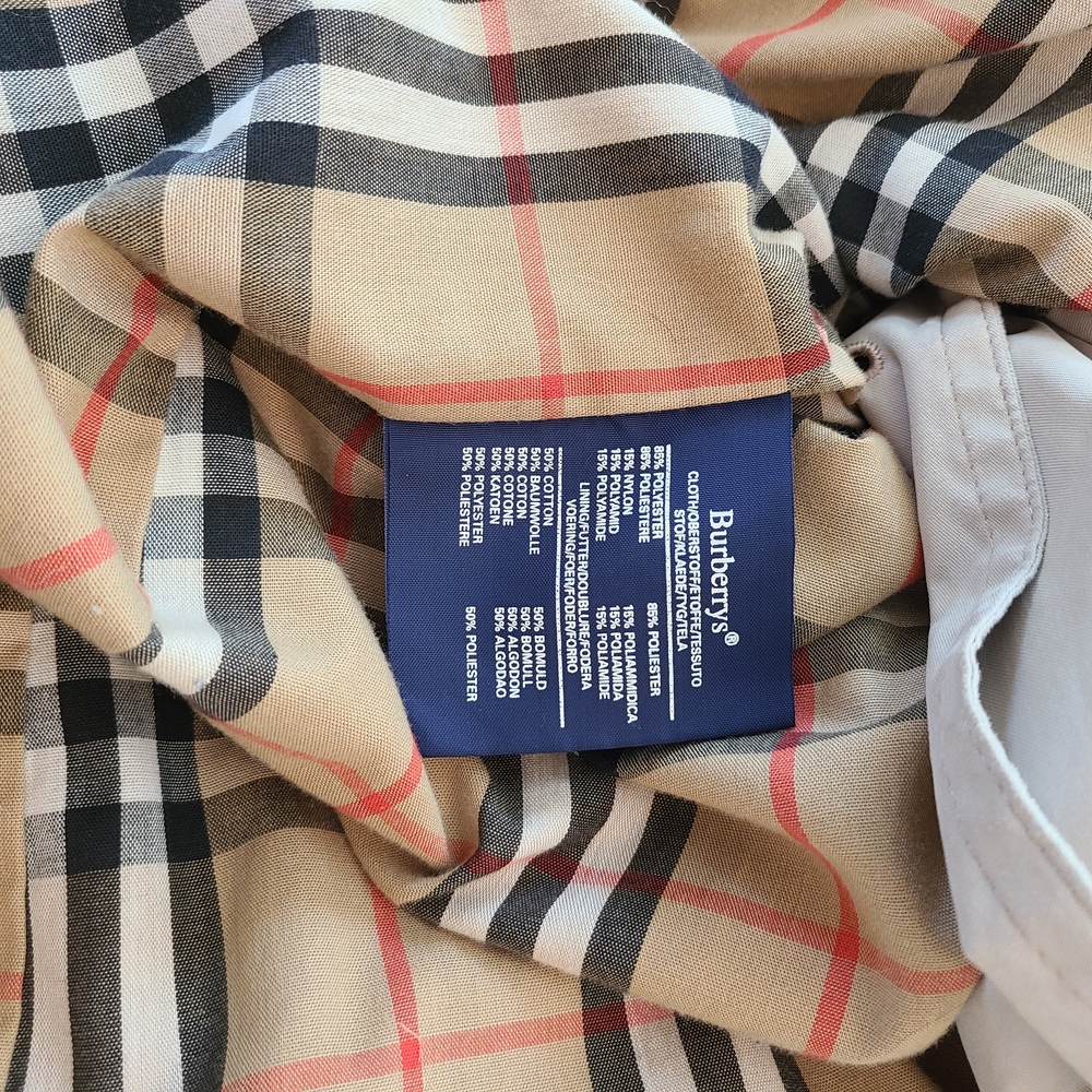Burberry Beige Trench Coat with Classic Nova Check Lining - Picture 8 of 8